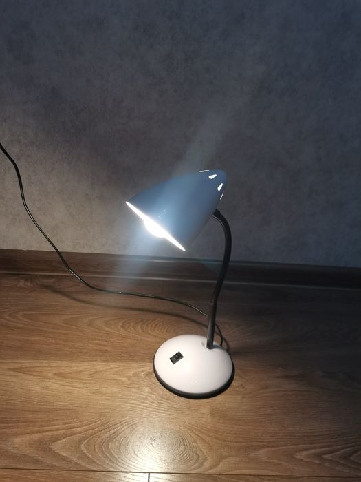 Лампа настільна мережева