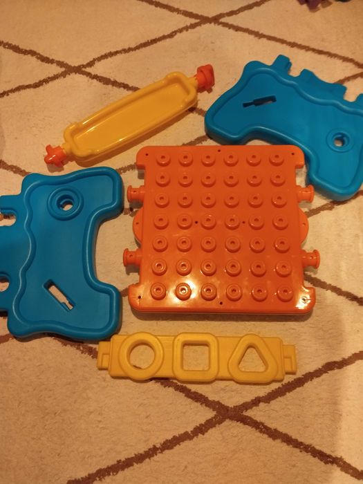 Babycoque/ ovo e mesa de atividades