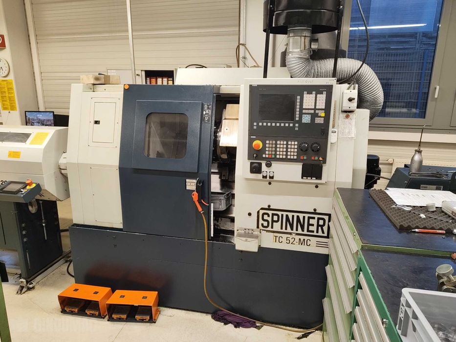 Tokarka SPINNER TC 52 MC z napędzanymi narzędziami oraz podajnikiem pręta