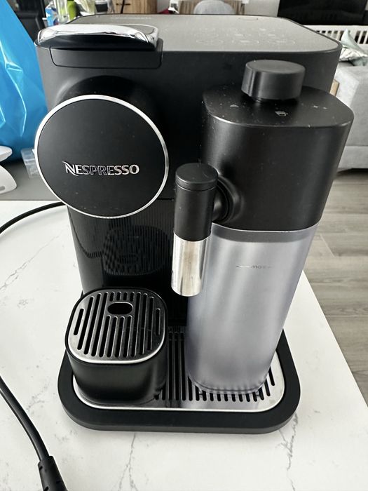 Nespresso Gran Latissima Preta