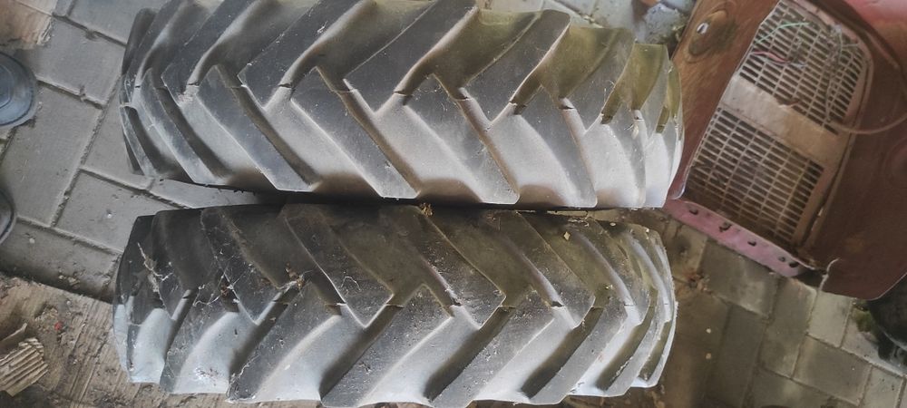 Budowlane opony 12" z felgami + piasty od malucha