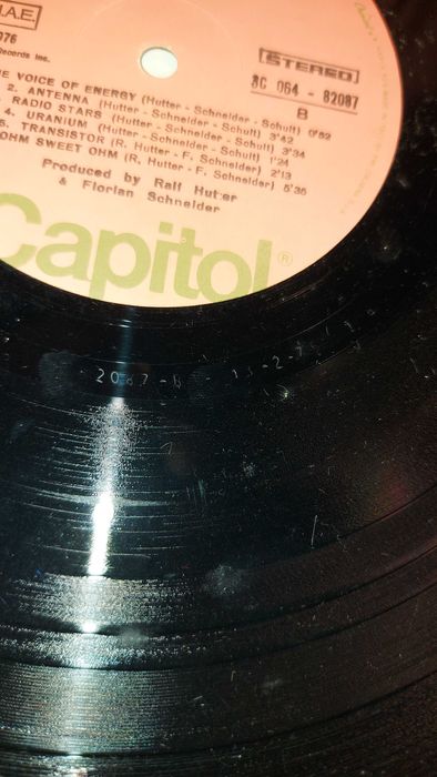 Kraftwerk – Radio-Activity (LP)