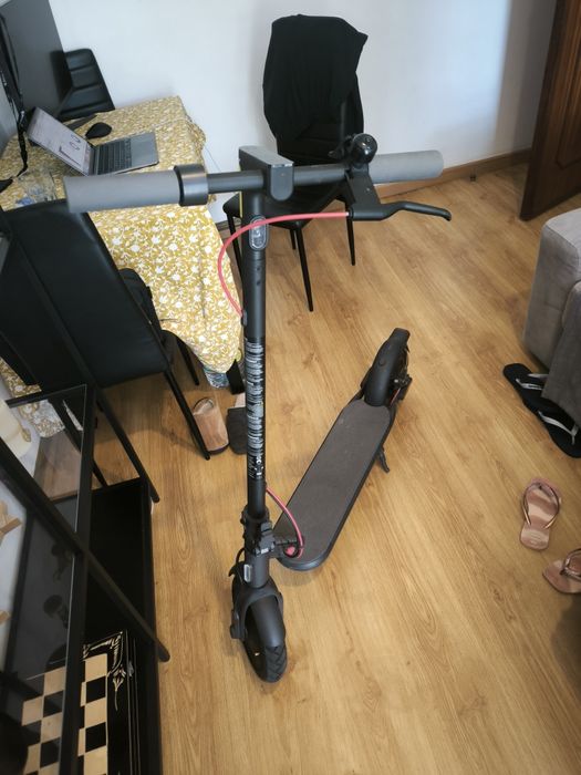Trotinete Elétrica XIAOMI MI Electric 4 EU (300 W - Autonomia: 35 Km - Preto)