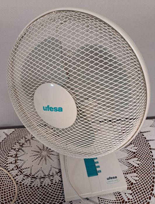 Ventoinha Ufesa de mesa.