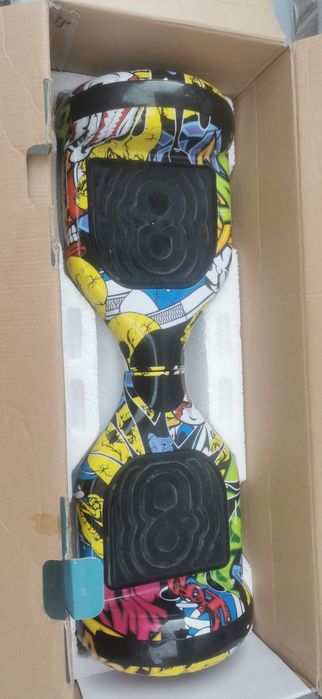 Hoverboard e cadeira em caixa