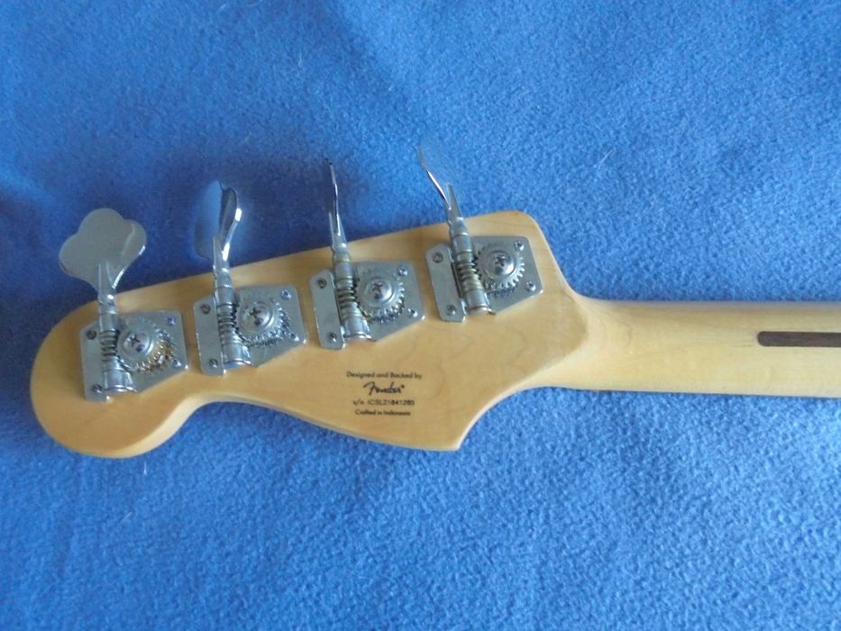 Squier jazz bass by fender gitara basowa