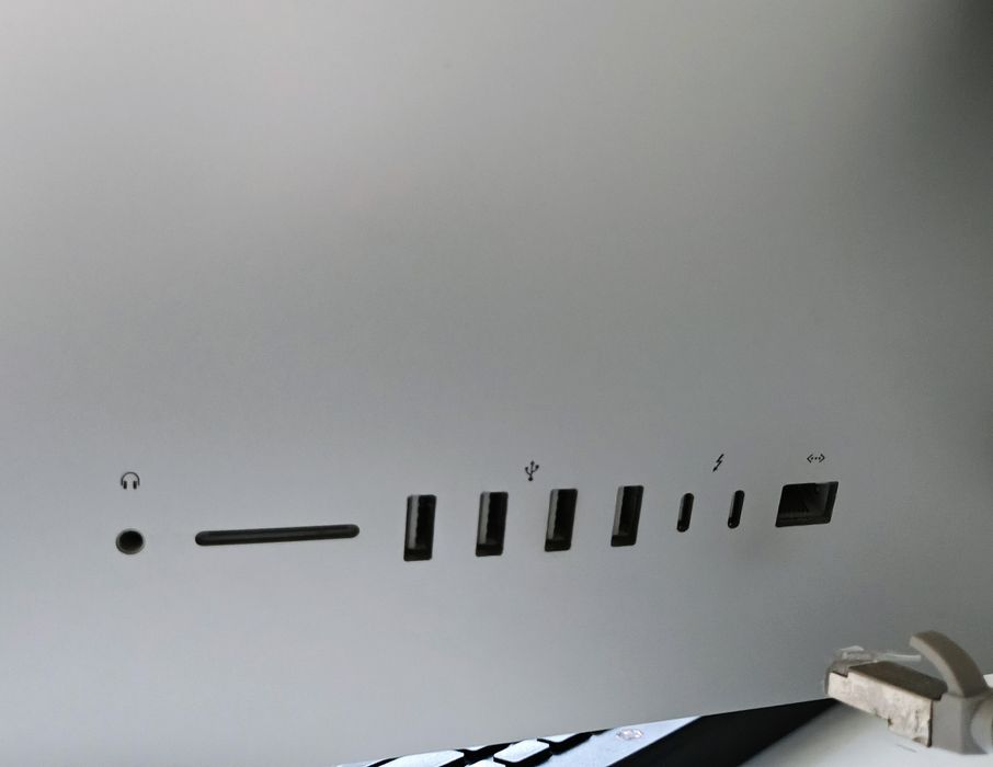 Apple iMac 21.5 2017 i5-7th 16 GB RAM 1TB