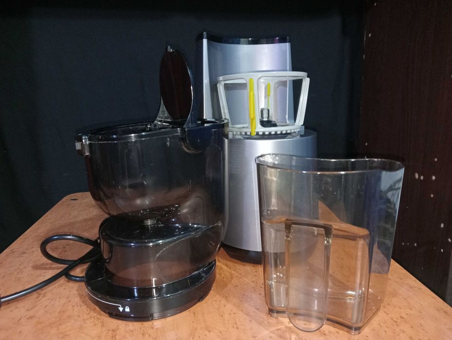 Wyciskarka BIOCHEF Atlas Whole Slow Juicer