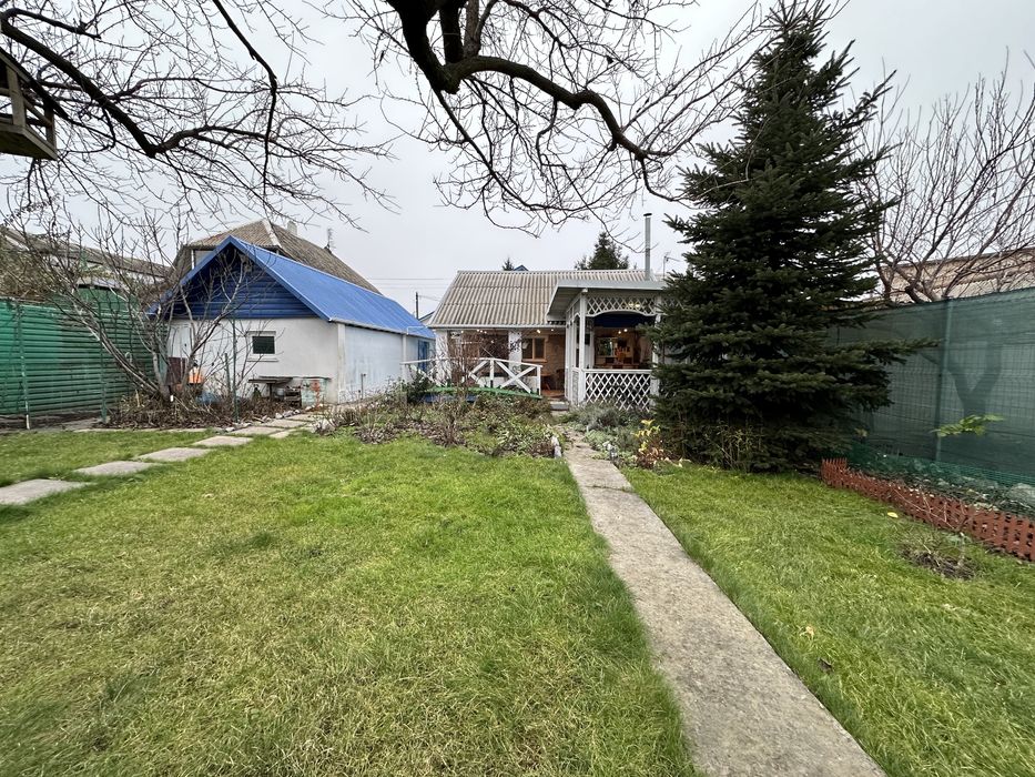 Продаж будинку на Стратосверній