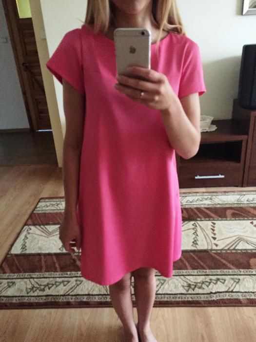 Asymetryczna różowa trapezowa sukienka oversize Barbie