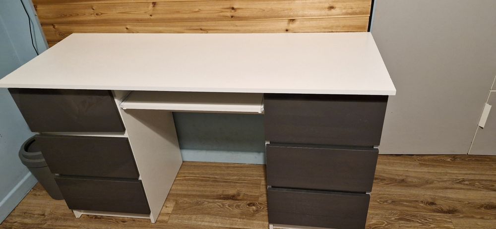 Biurko młodzieżowe