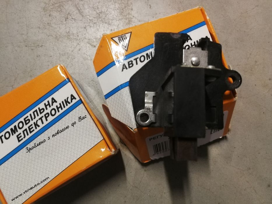 Регулятор напряжения Я212А11 интегральнвй