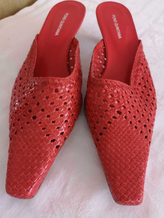 Mules novas vermelhas 39 em pele.