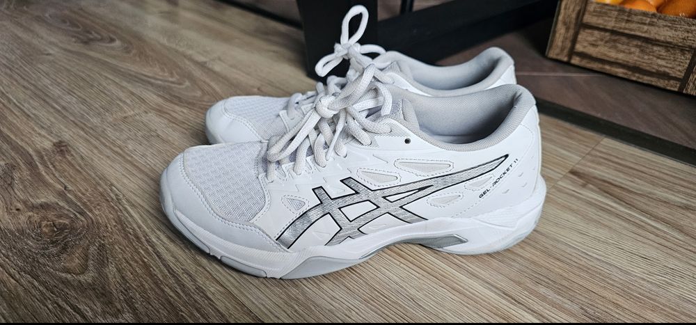 Asics gel Rocket 11 rozmiar 37.5  wkładka 23,5cm używane mało