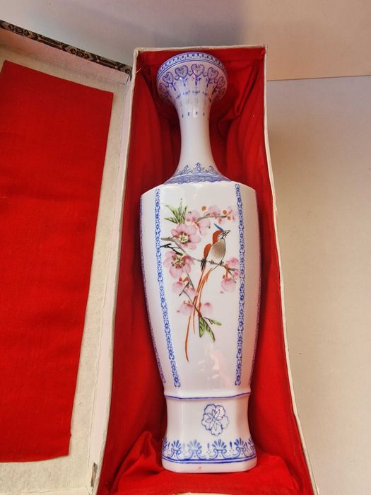 Jarra porcelana chinesa, com caixa, Qianlong
