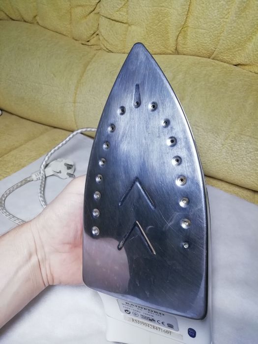 Утюг Rainford. Требуется замена провода.