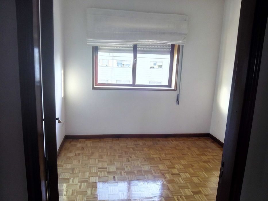 Arrendo T3+1 Monte dos Burgos