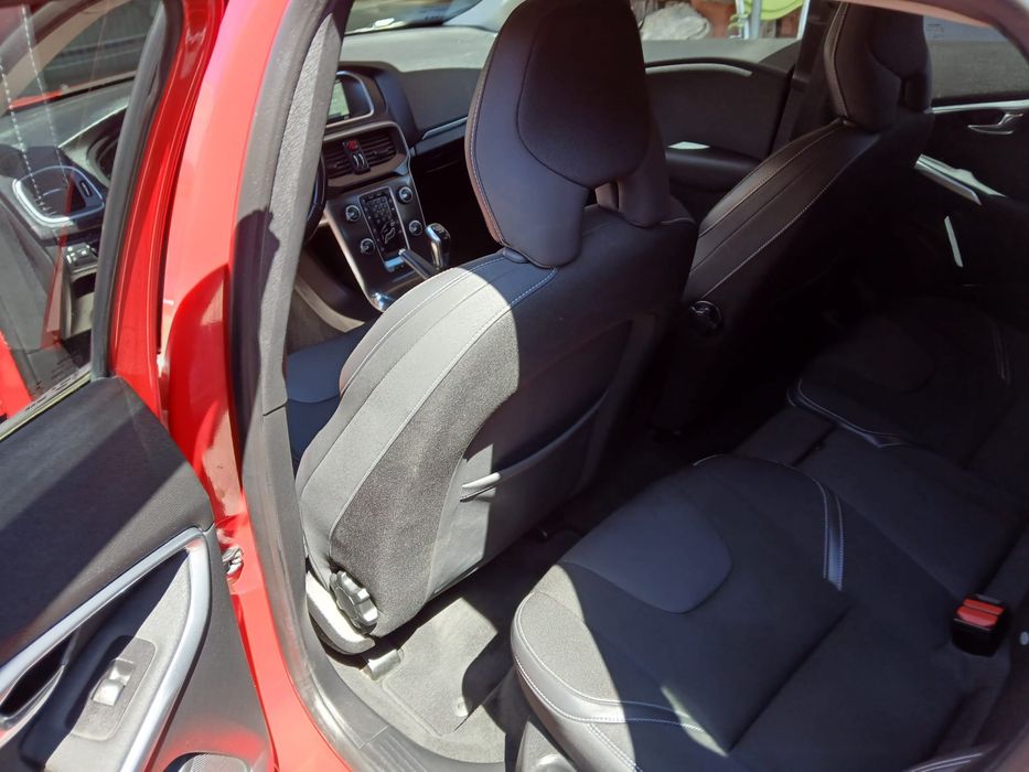 Volvo v40 1.6d R design com gps