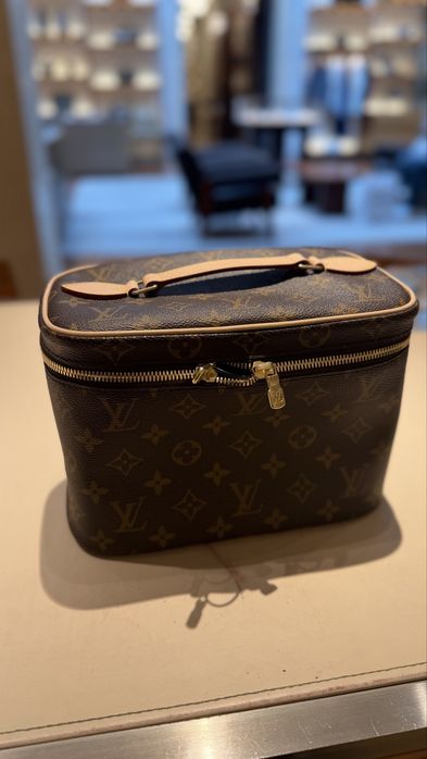 Louis Vuitton Toiletry Pouch 26 нова