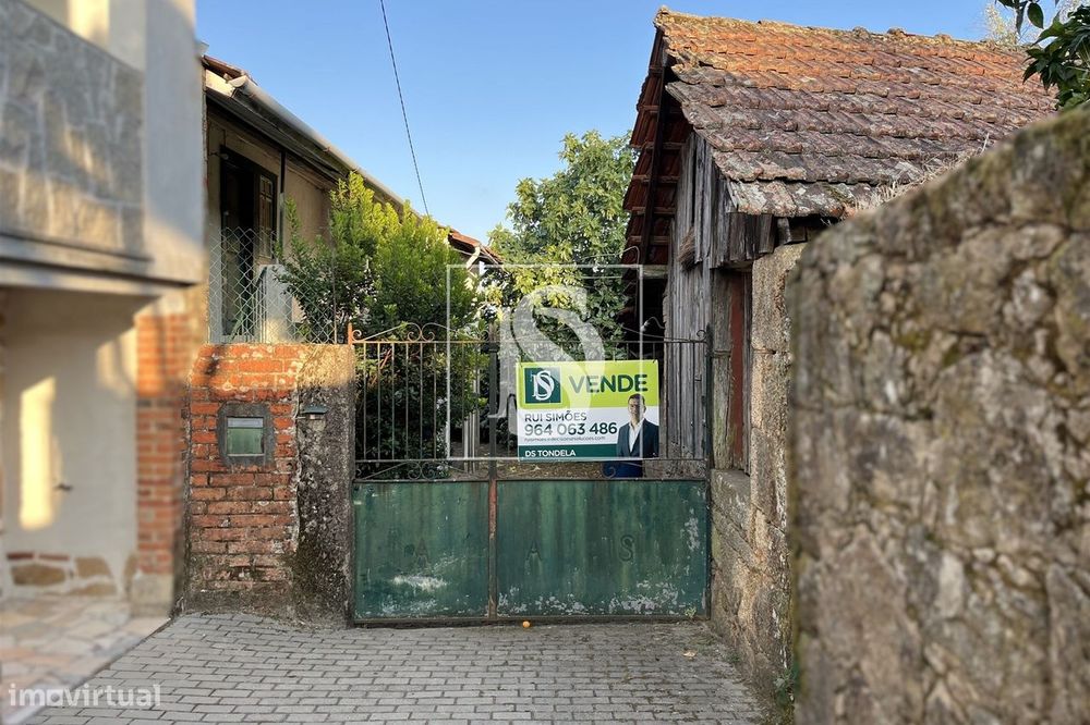 T2 Detached House for Sale in Canas de Santa Maria, Tondela