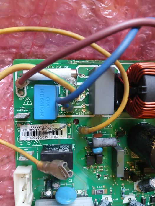 Placa Condensadora Midea / Carrier Inverter 12000 BTU – CE-KFR35W/BP3