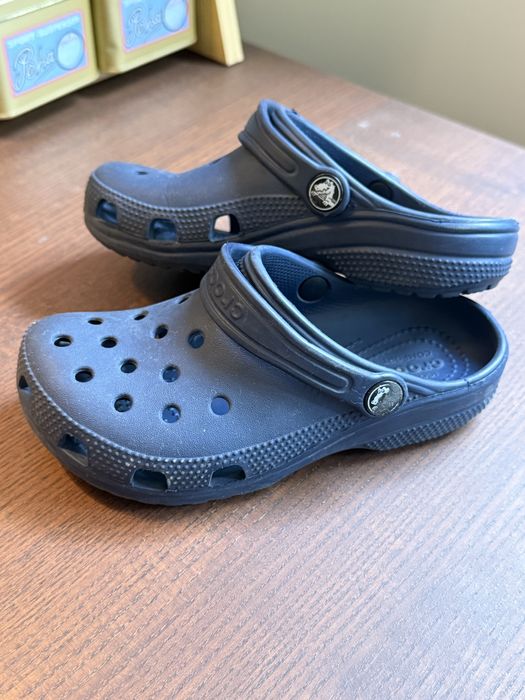 Crocs azul escuro originais