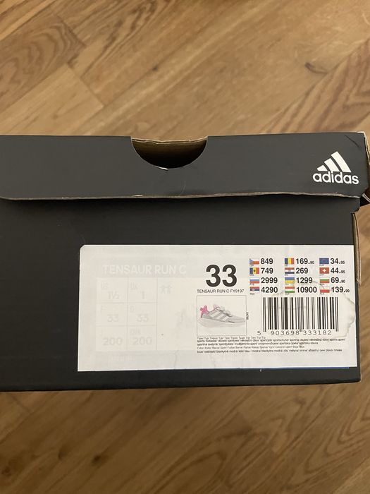 Buty sportowe Adidas roz 33 lekkie