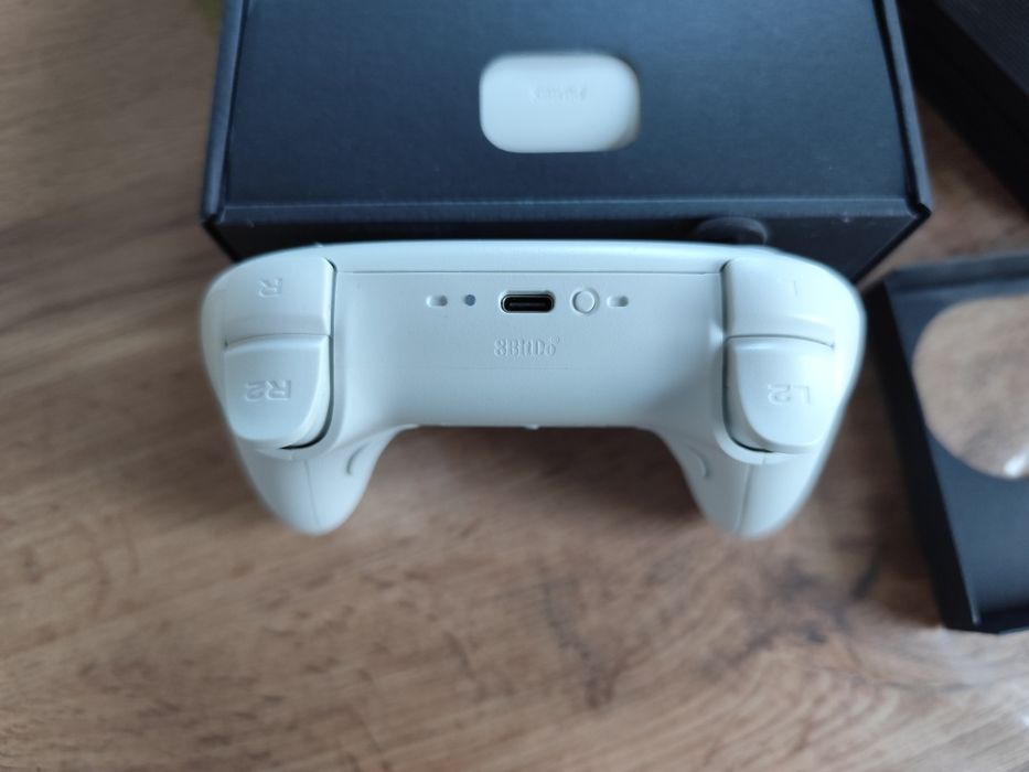 8BitDo Ultimate Bluetooth Controller