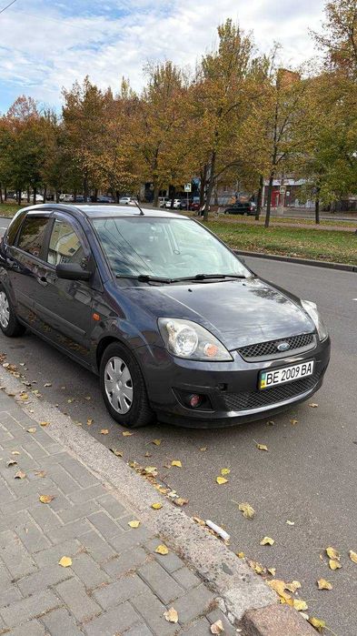Ford Fiesta 2008г продам