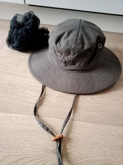 Kapelusz pinewood z moskitierą