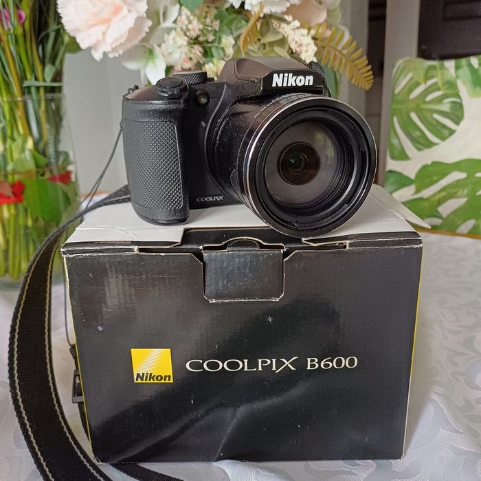 Aparat Nikon B600