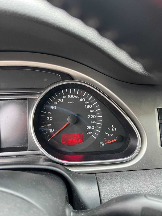 Продам Ауді Q7 в гарному стані!