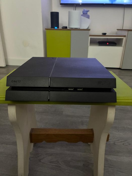 PlayStation 4 pouco uso