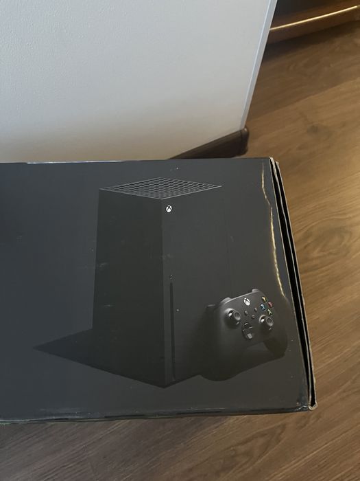 Консоль Microsoft Xbox Series X 1TB +геймпад