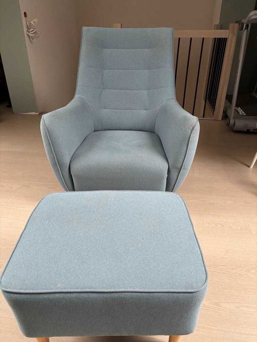 Fotel Uszak z podnóżkiem Agata Meble