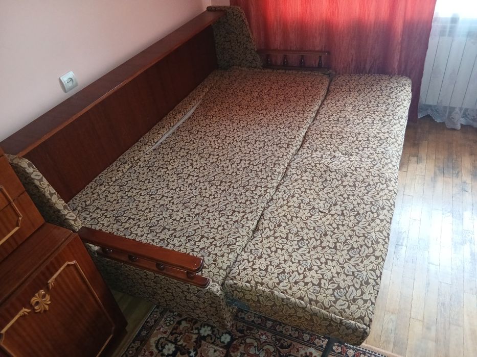 Б/у меблі для вітальні