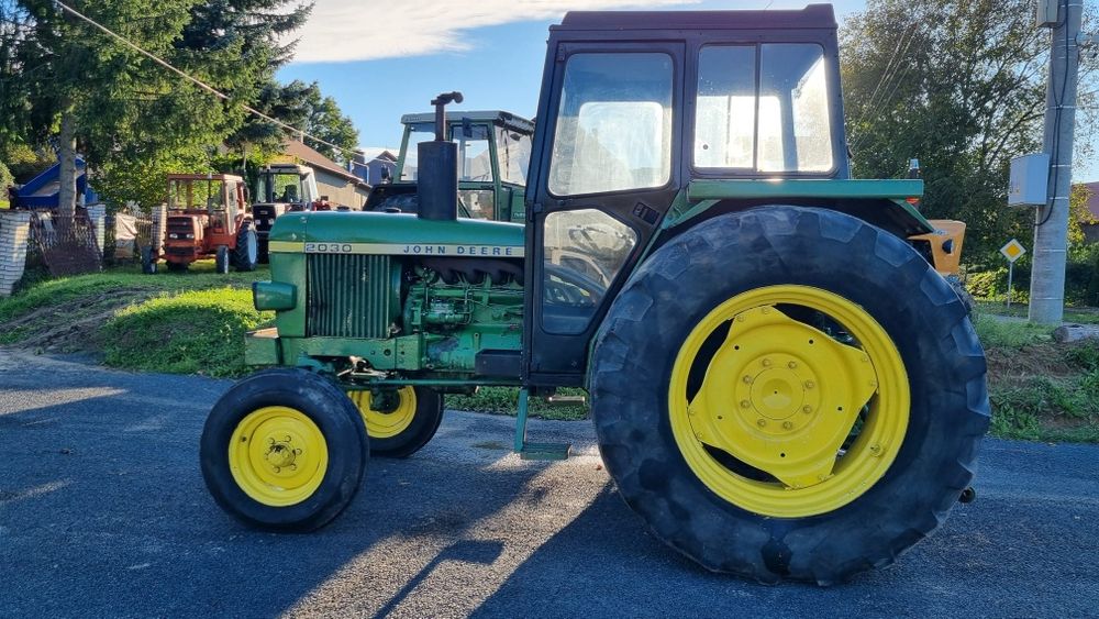 Traktor John Deere 2030