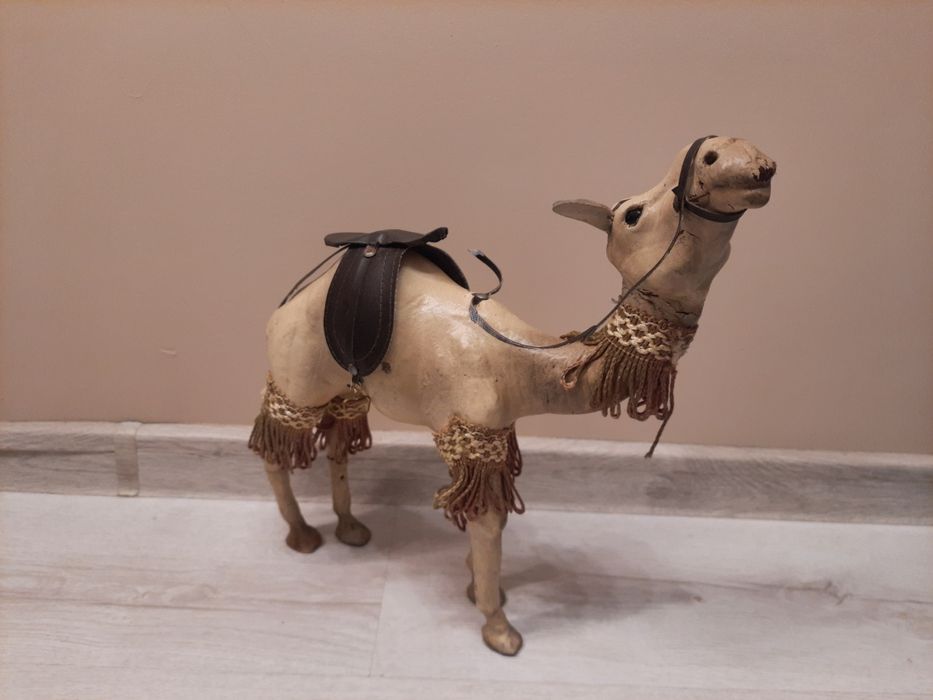 Wielbłąd ze skóry