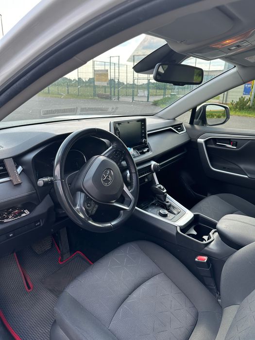 Samochód Toyota RAV4