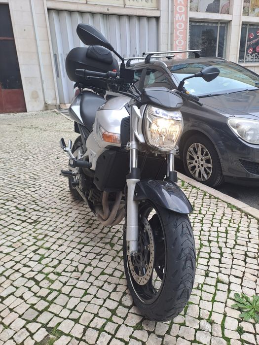 Suzuki GSR 600 impecável