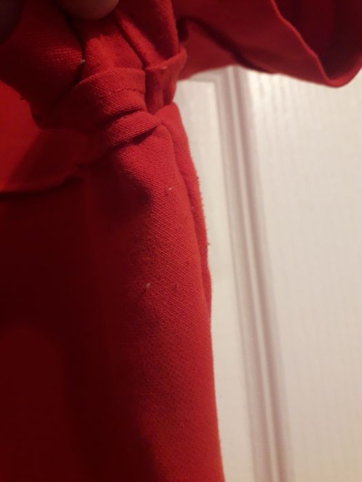 Prosta sukienka M czerwona Reserved na święta impreze biura na co dzie