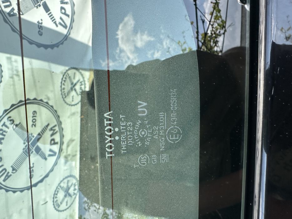 Кришка багажника, ляда, кляпа Toyota Prius 30 2010-2015