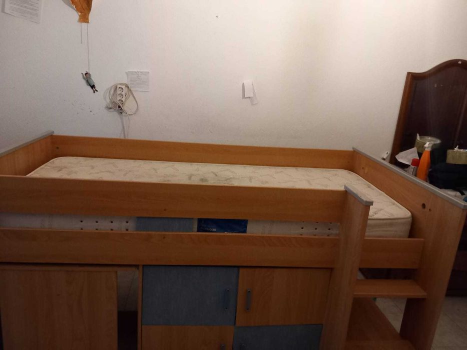 Vendo cama beliche s/colchão
