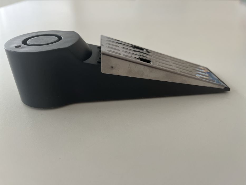 Batente de porta com alarme