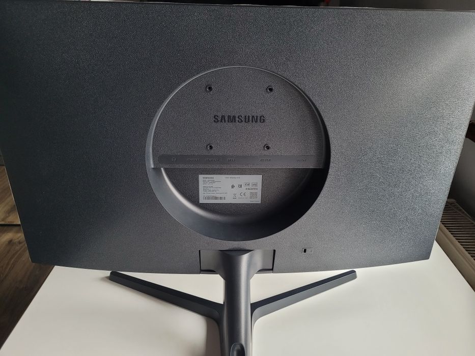 4K Monitor SAMSUNG 28 cali U28R550UQU Stan idealny