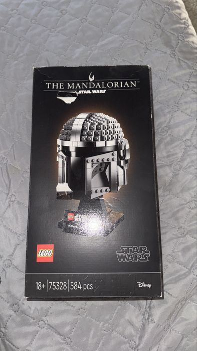 The mandalorian head Lego