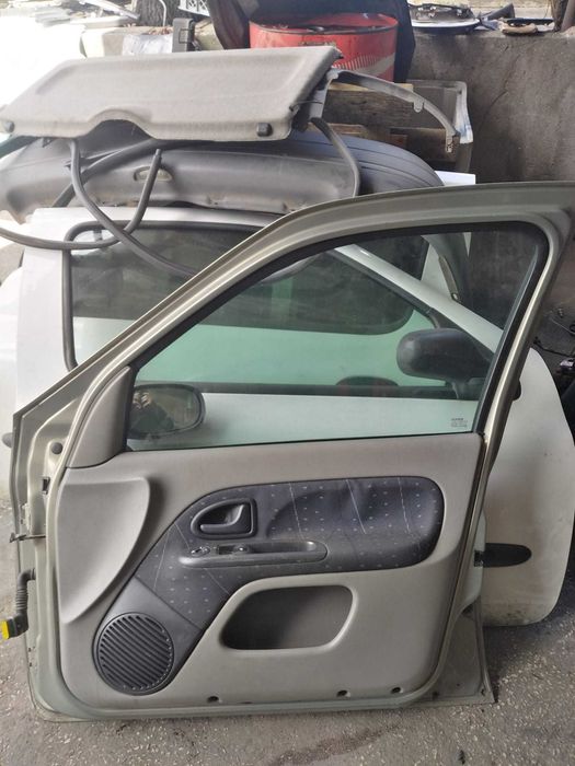 Porta Frente Direita Renault Clio II Fase II 1.5 Dci 2002