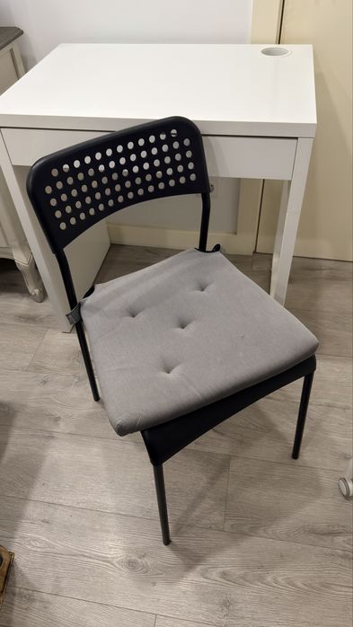 Secretária com gaveta + cadeira