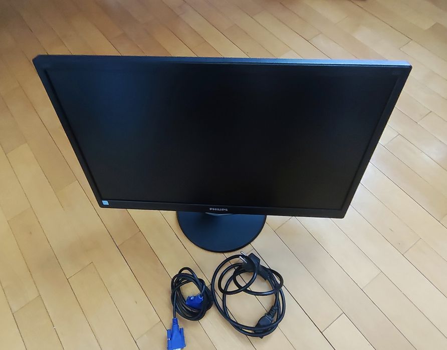 Продам монітор 21.5" Philips 223V5LSB2/10