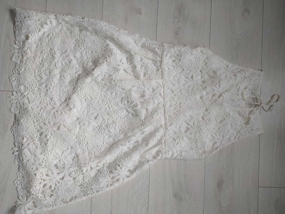 Koronkowa sukienka 3D biała glamour gipiura